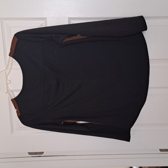 Winter Suede Skirt Set - Picture 3 of 9